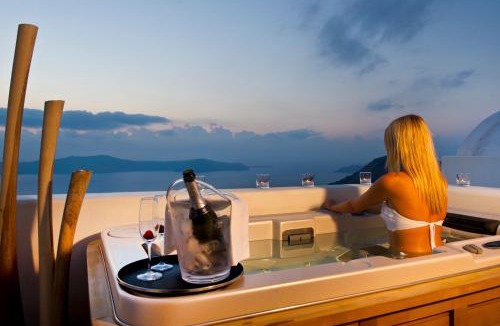Fira Apartment | Allure Suites