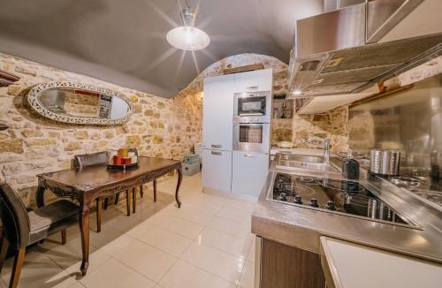Kalamoti Villa | Alternative Medieval Villa