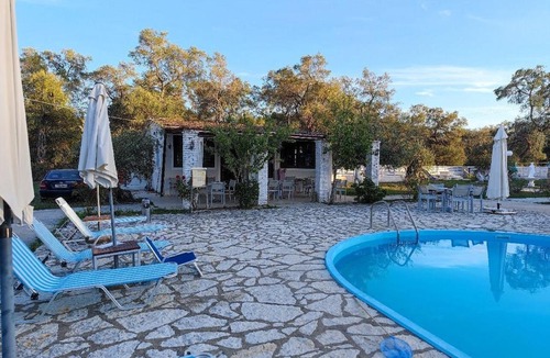 Molos Apartment | alykes family resort 1