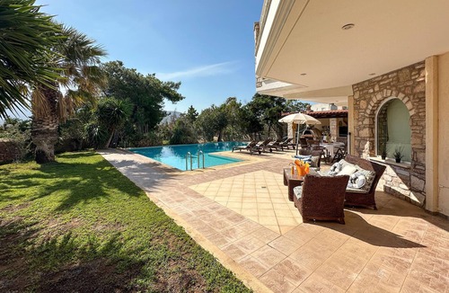 Saronikos House | Amazing home in Lagonisi