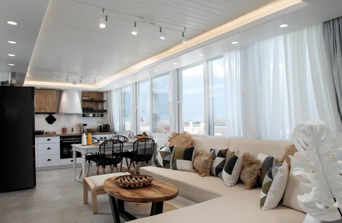 Naxos Town Apartment | Amazing Penthouse with Hot Tub, BBQ and Sea View