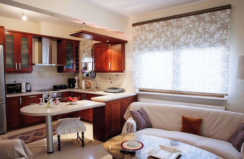 Maniakoi House | Anastasia's Kastoria Cozy Modern Garden Retreat