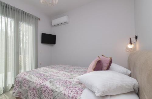 Laganas Apartment | Andriana's 2-Bedroom countryside retreat
