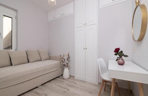 Laganas Apartment | Andriana's 2-Bedroom countryside retreat