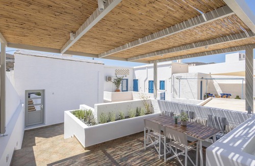 Gavrio Apartment | Androsea Suite for Two with Courtyard