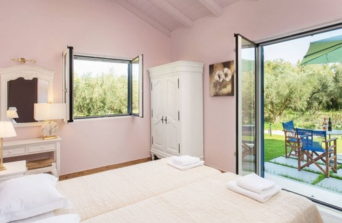 Agia Marina House | Aneli Luxury Villas, Villa Alexandra 7 Schlafzim by Interhome