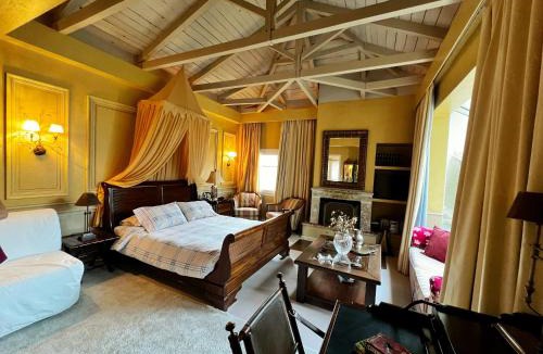 Megalo Chorio House | Anerada Inn Suites Pool & Spa - Pet Friendly