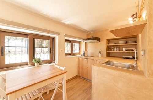 Kontos Apartment | Angela's Guest House