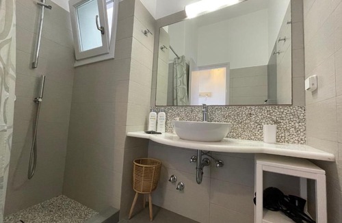 Piso Livadi Apartment | Anna's Studio