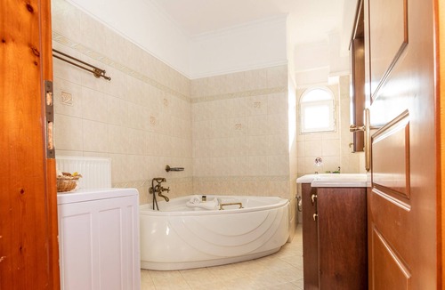 Patsos Villa | Annlexander mountain Villa