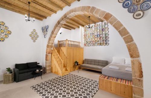 Archangelos Apartment | Antica Casa Dei Nonni with Heated Jacuzzi