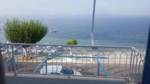 Livadi Apartment | Antonys Apartment Sea View II (1st floor)