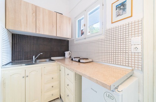 Lakones Apartment | Apartment Arianna 10 with Sea View, Shared Pool & Wi-Fi
