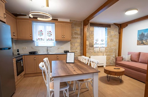 Lazarata Apartment | Apartment 'Dervisia Stone Houses 3' with Mountain View, Wi-Fi and Air Conditioning