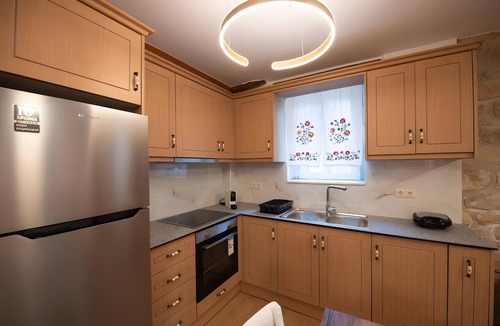 Lazarata Apartment | Apartment 'Dervisia Stone Houses 3' with Mountain View, Wi-Fi and Air Conditioning