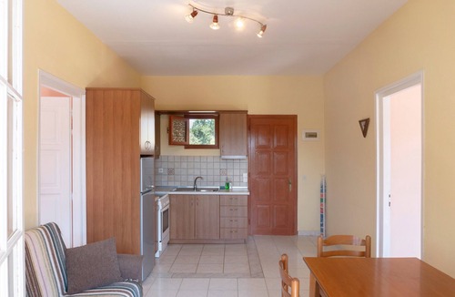 Termenades Apartment | Apartment Dora Pagoi 3 with Mountain View, Shared Garden & Wi-Fi