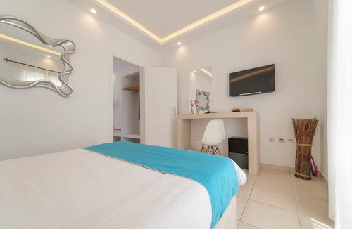 Agios Georgios Bed & Breakfast | Apartment Garden View, 3 guests in a family hotel