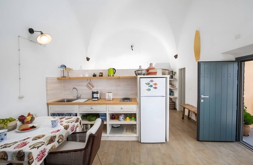 Finikia Apartment | Apartment in A Hotel 'Honeymoon in Finikia - Oi' with Wi-Fi and Air Conditioning