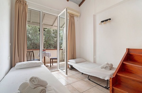 Perigiali Apartment | Apartment 'Mezoneta 4' with Sea View and Air Conditioning