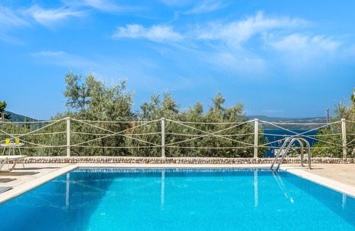 Nikiana Apartment | Apartment 'Oceanida Aelia Room 2' with Shared Pool and Wi-Fi