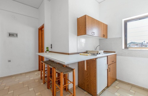 Agia Marina Apartment | Apartment 'Popi 2-Bedroom' with Mountain View, Wi-Fi and Air Conditioning