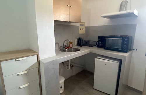 Emporio Apartment | Apartment 'Quadruple Room - 303' with Mountain View, Wi-Fi and Air Conditioning