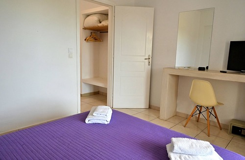 Agios Georgios Bed & Breakfast | Apartment Sea View BB 3 guests in a family hotel