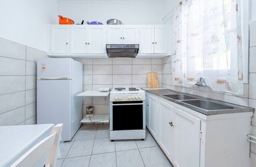 Limni Apartment | Apartment 'Spiaggia Bianca' with Sea View, Wi-Fi and Air Conditioning