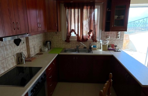 Kamilari Apartment | Apartment 'Spitiko 1' with Sea View, Shared Terrace and Wi-Fi