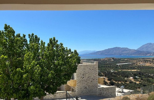 Kamilari Apartment | Apartment 'Spitiko 1' with Sea View, Shared Terrace and Wi-Fi