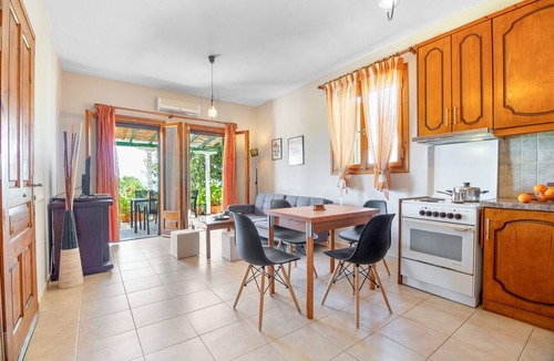 Agios Nikitas Apartment | Apartment 'Theasea House' with Sea View, Wi-Fi and Air Conditioning
