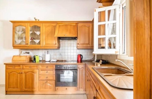 Petriti Apartment | Apartment 'Villa Dorita' with Sea View, Wi-Fi and Air Conditioning