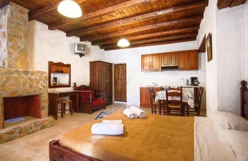 Vlichada Apartment | Apartment with Paid Sauna