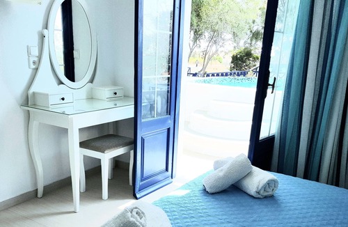 Perivolos Apartment | Apartment with Private Plunge Pool