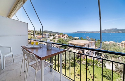 Nikiana Apartment | Apartment 'With Sea View M4' with Sea View, Wi-Fi and Air Conditioning