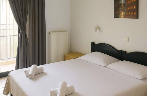 Kanelion Bed & Breakfast | Aqua Bliss at Royal Club Hotel - Comfy Twin Room