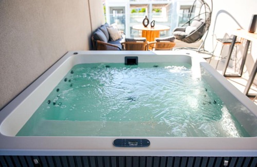 Nikita Apartment | Artion Hot Tub Sea View Nikiti