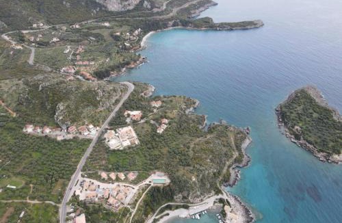 Kardamyli Villa | Athina's Stone House in Kardamyli