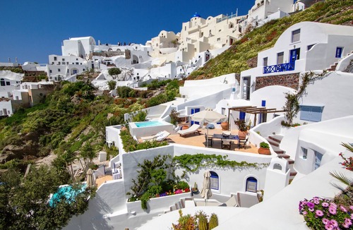 Oia Villa | Authentic 2 Bedroom Villa with outdoor Plunge Pool & Sea View, family friendly