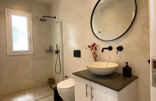 Lakithra House | AV Suites