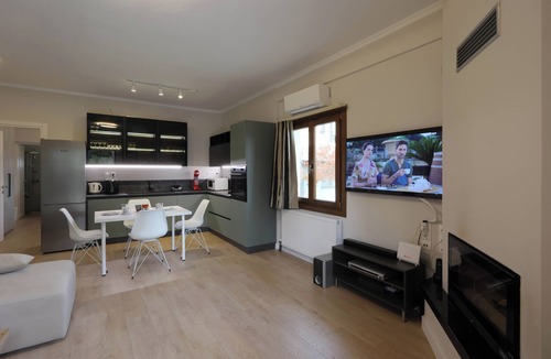 Ioannina Apartment | Avlos Luxury Home-NEW! 5 Min to Ctr