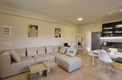 Ioannina Apartment | Avlos Luxury Home-NEW! 5 Min to Ctr