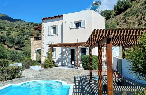 Vizari Villa | Award winning family villa on south coast of Crete