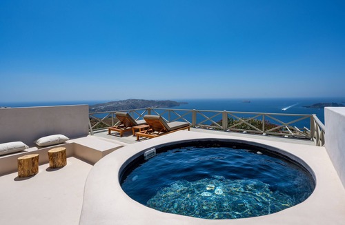 Megalochori Hotel | Azanti Suites
