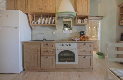 Ano Siros Apartment | Azura, traditional residence in Ano Syros