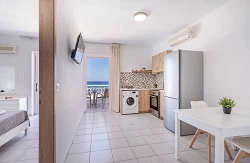 Rethymno Apartment | Azure Seaside Apt#7