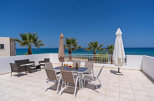 Rethymno Apartment | Azure Seaside Apts