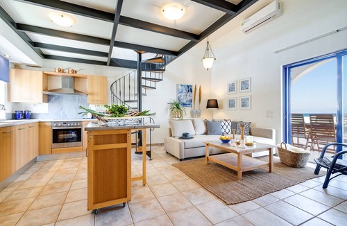 Agia House | Beach House Kalamaki, steps away from the beach