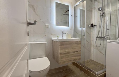 Anatolikos Sinikismos Apartment | Beachside Nook