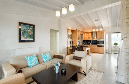 Neos Marmaras Apartment | Beautiful and Modern Apartment in Neos Marmaras
